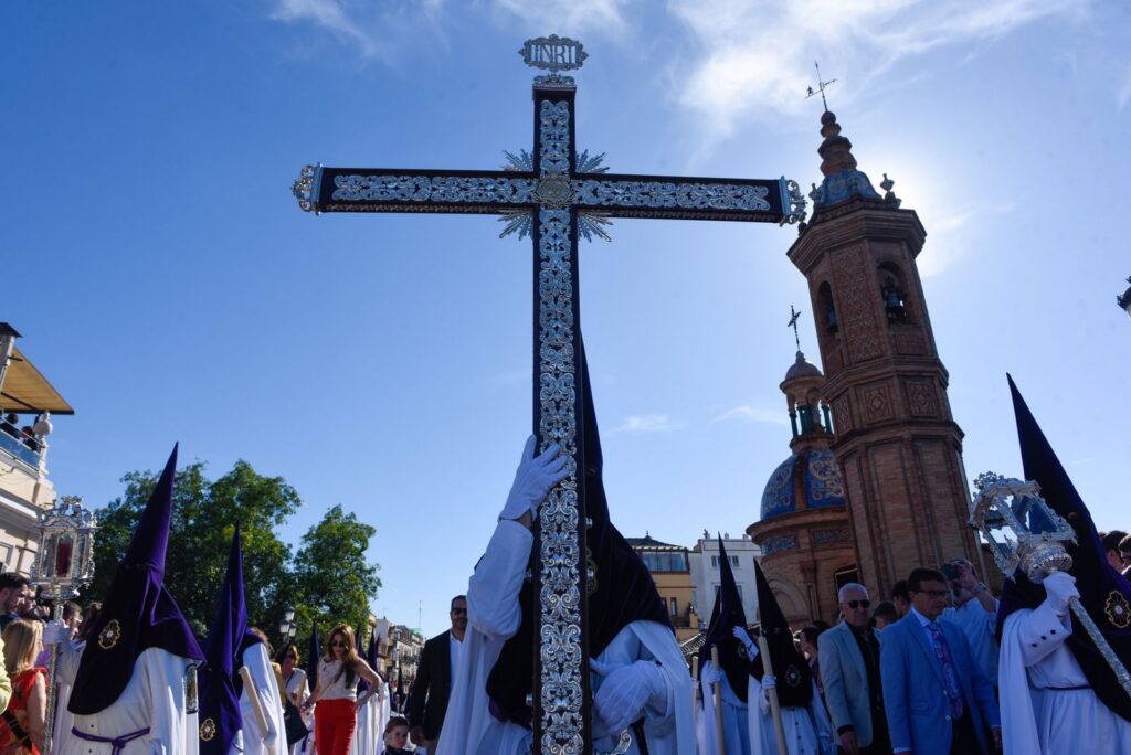 Cruz de Guía de la Hermandad de la Estrella de Triana - Sevilla Cruz de Guía de la Hermandad de la Estrella de Triana - Sevilla