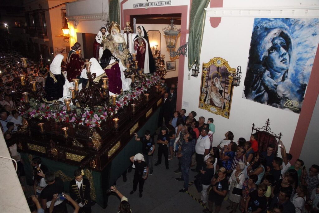 Santísimo Cristo del Amor y Nuestra Señora de la Piedad de Isla Cristina Santísimo Cristo del Amor y Nuestra Señora de la Piedad de Isla Cristina